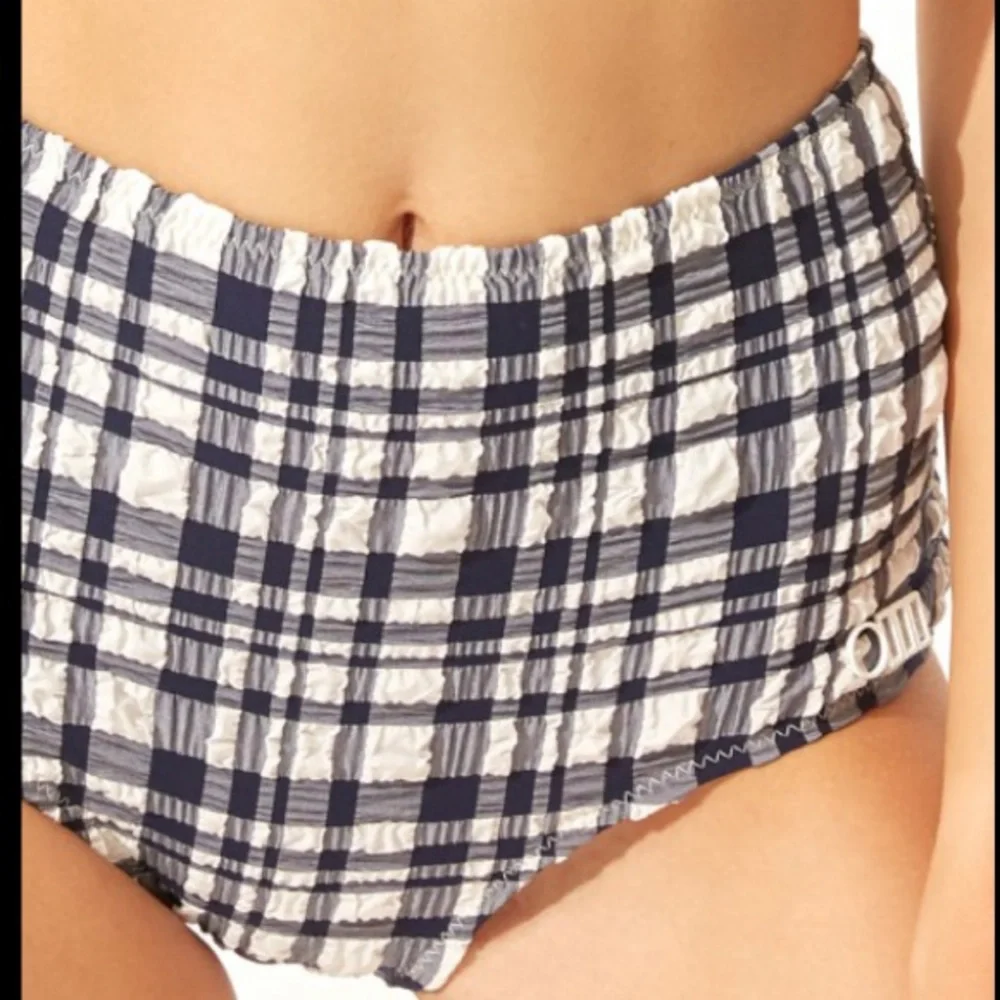 SOLID & STRIPES The Ginger Puckered Madras Bottom